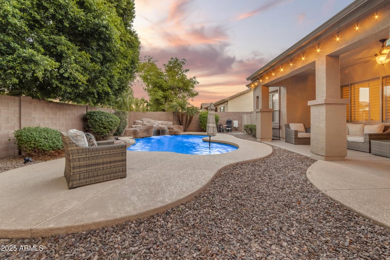 586 Julian Dr, Gilbert, AZ 85295
