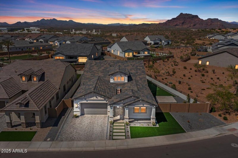 5860 Sanford St, Mesa, AZ 85215