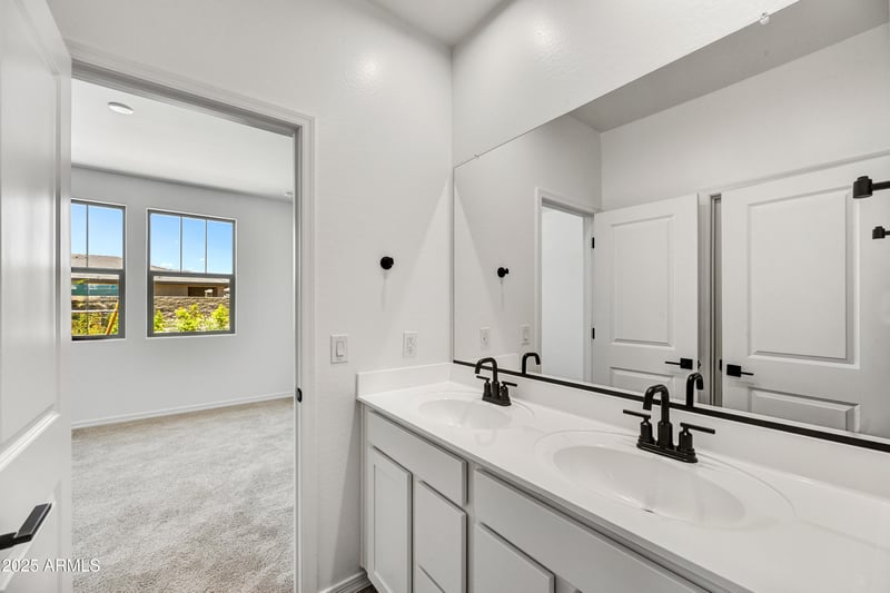 5863 193rd Dr, Litchfield Park, AZ 85340