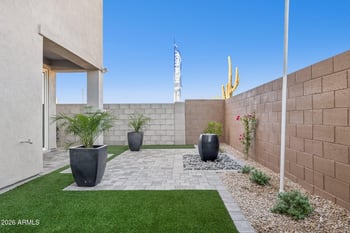 5866 Zachary Dr, Phoenix, AZ 85054