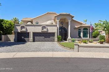 5866 W Del Lago Cir, Glendale, AZ 85308