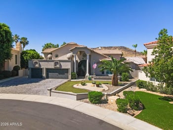 5866 W Del Lago Cir, Glendale, AZ 85308