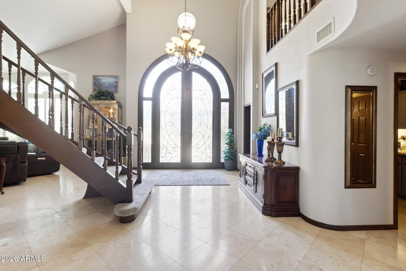 5866 W Del Lago Cir, Glendale, AZ 85308