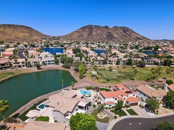 5866 W Del Lago Cir, Glendale, AZ 85308