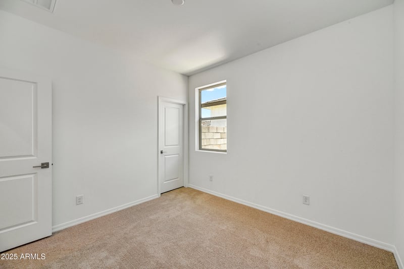 5869 193rd Dr, Litchfield Park, AZ 85340