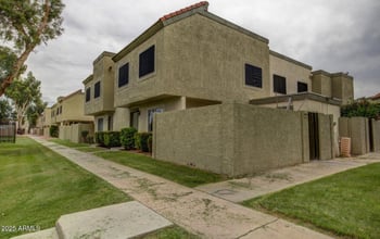 5871 47th Dr, Glendale, AZ 85301