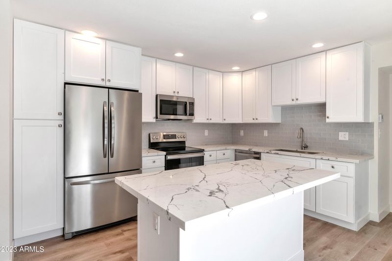 5877 E Thomas Rd, Scottsdale, AZ 85251