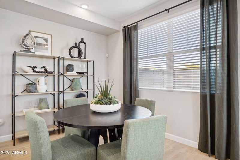 5878 Zachary Dr, Phoenix, AZ 85054