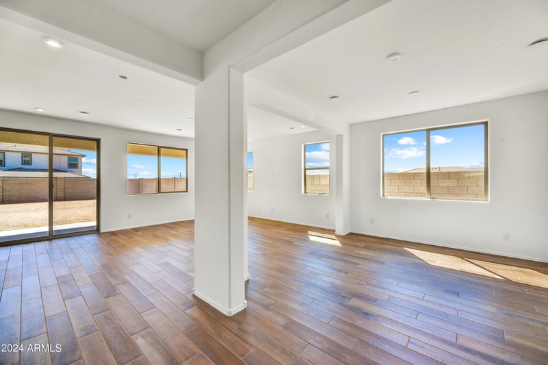 5881 193rd Dr, Litchfield Park, AZ 85340