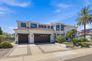 5881 W Del Lago Cir, Glendale, AZ 85308