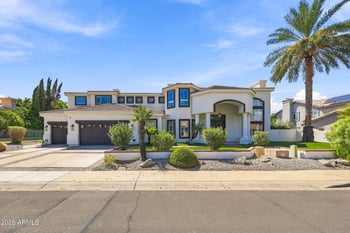 5881 W Del Lago Cir, Glendale, AZ 85308