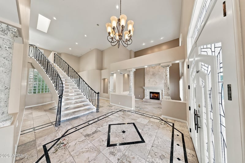 5881 W Del Lago Cir, Glendale, AZ 85308