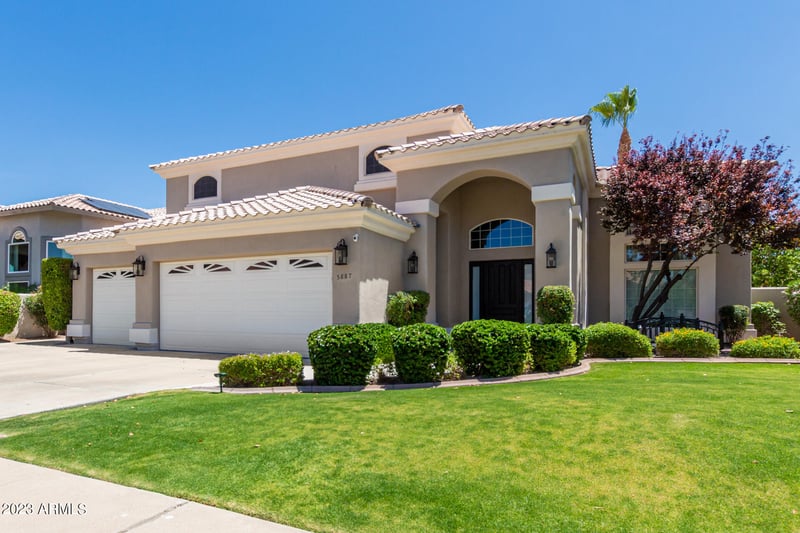 5887 W Del Lago Cir, Glendale, AZ 85308