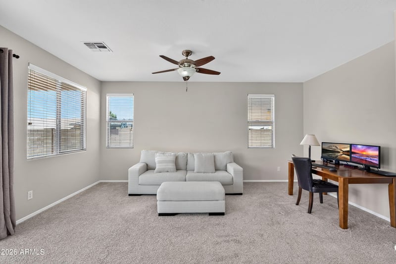 589 Hereford Dr, San Tan Valley, AZ 85143