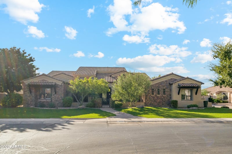 5900 Gemstone Dr, Chandler, AZ 85249