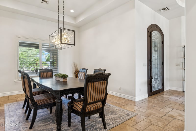 5900 Gemstone Dr, Chandler, AZ 85249