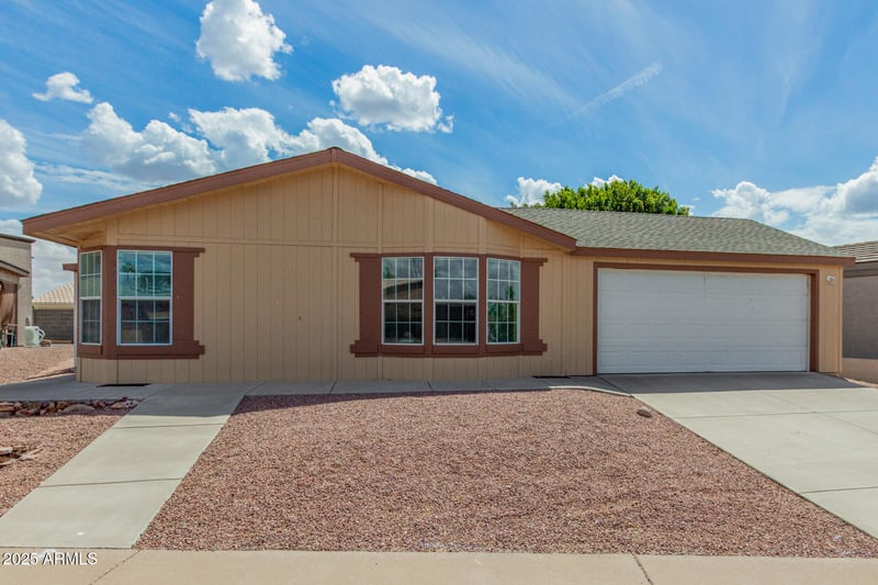 5901 Leonora St, Mesa, AZ 85215