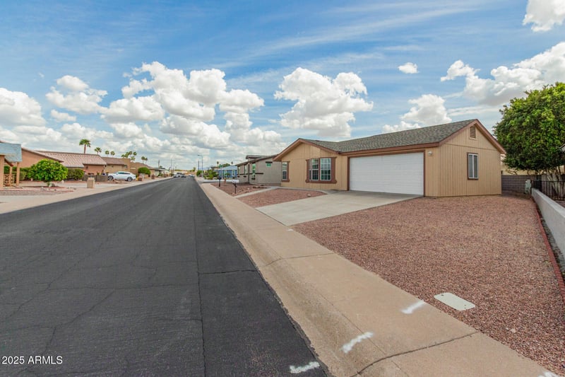 5901 Leonora St, Mesa, AZ 85215