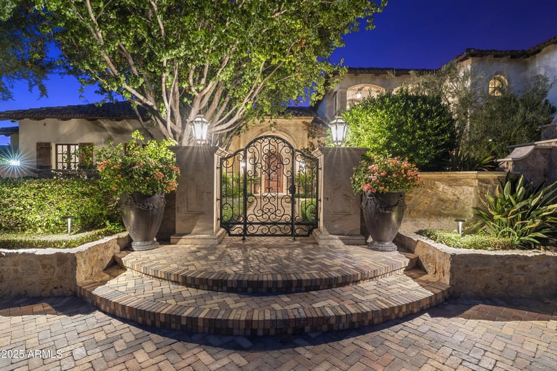 5902 Arcadia Ln, Phoenix, AZ 85018