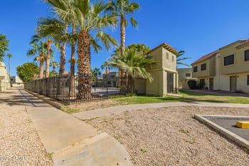 5906 48th Ave, Glendale, AZ 85301