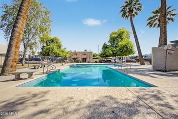 5906 Golden Ln, Glendale, AZ 85302
