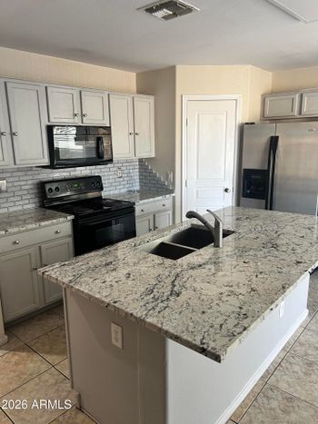 5906 S 16th Dr, Phoenix, AZ 85041