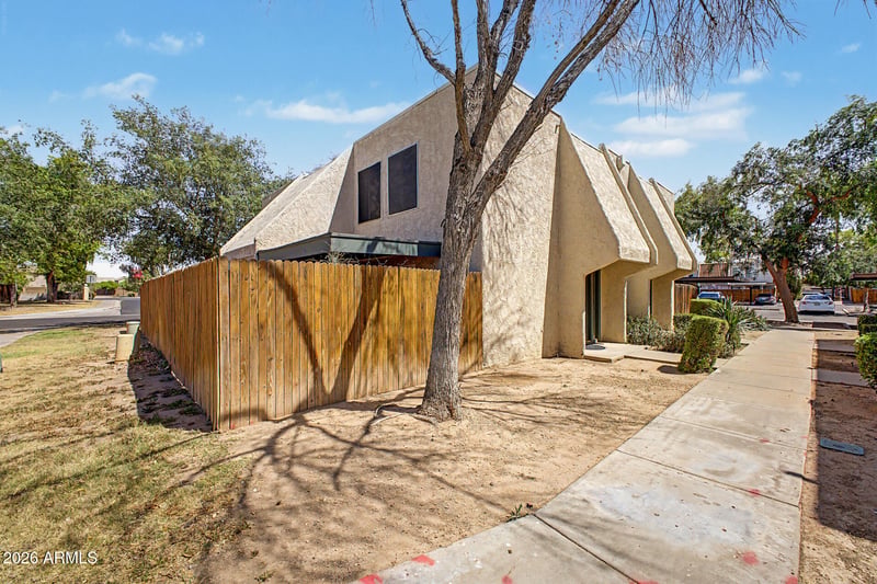 5906 W Golden Ln, Glendale, AZ 85302