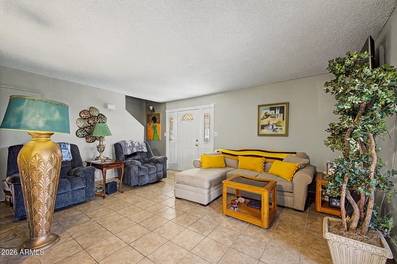 5906 W Golden Ln, Glendale, AZ 85302