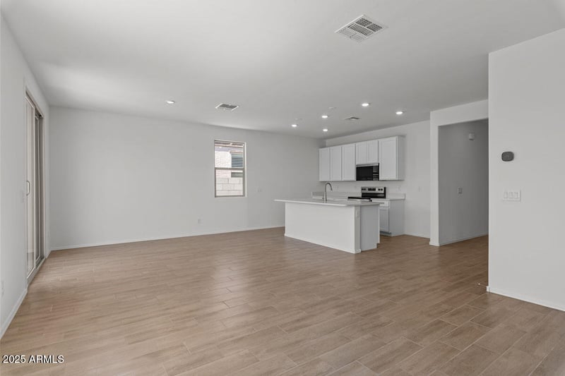 5910 246th Ln, Buckeye, AZ 85326