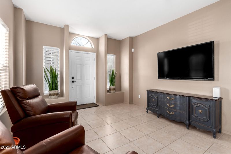 5910 S Colonial Way, Tempe, AZ 85283