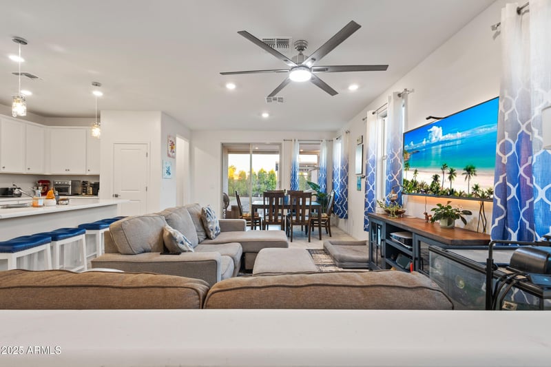 5911 23 Dr, Phoenix, AZ 85041