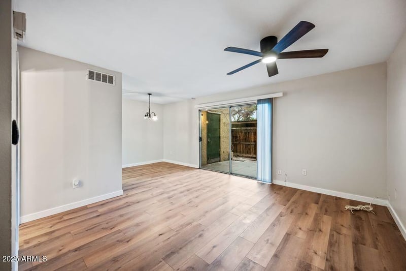 5911 Golden Ln, Glendale, AZ 85302