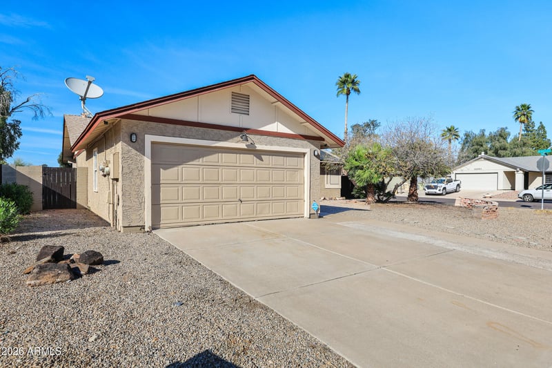 5912 Evans Dr, Glendale, AZ 85306
