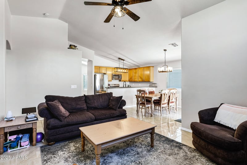 5913 78th Ave, Glendale, AZ 85303