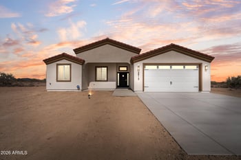 5913 425th Ave, Tonopah, AZ 85354