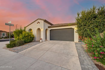 5913 S 25th Ln, Phoenix, AZ 85041