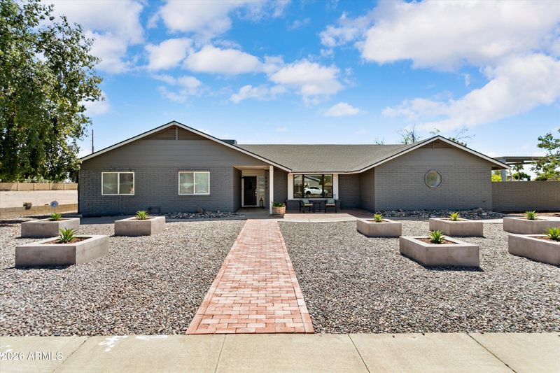 5913 W Grovers Ave, Glendale, AZ 85308