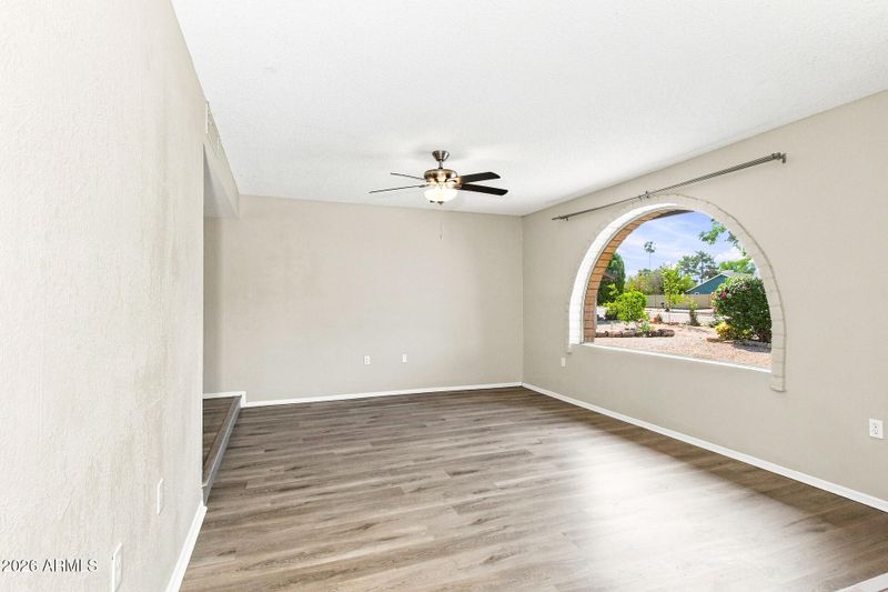 5914 W Harmont Dr, Glendale, AZ 85302