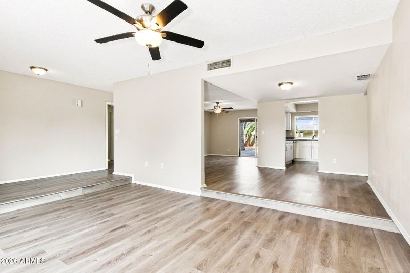 5914 W Harmont Dr, Glendale, AZ 85302