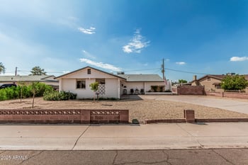 5915 Hazelwood St, Phoenix, AZ 85033