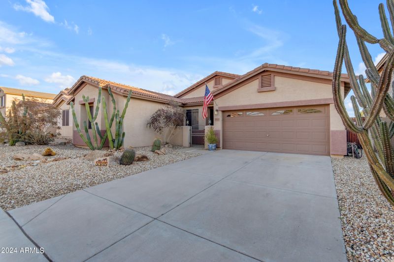 5915 W Running Deer Trl, Phoenix, AZ 85083