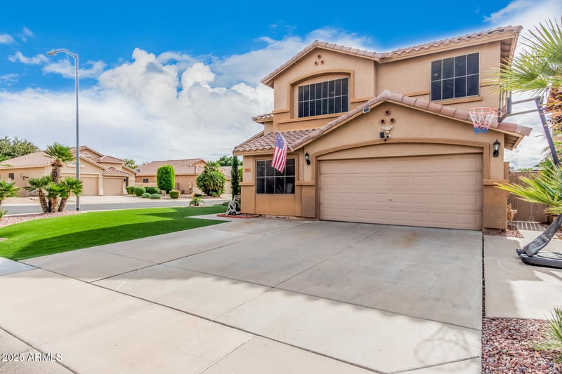 5919 Sack Dr, Glendale, AZ 85308