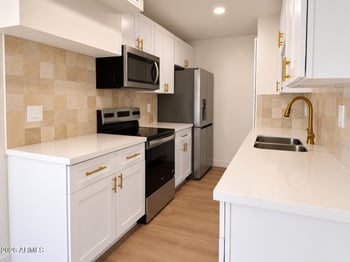 5919 Golden Ln, Glendale, AZ 85302