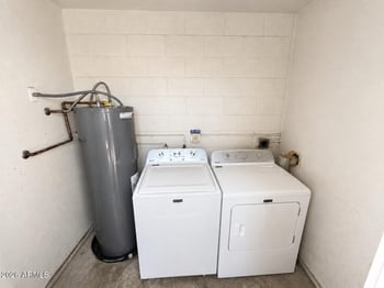 5919 Golden Ln, Glendale, AZ 85302