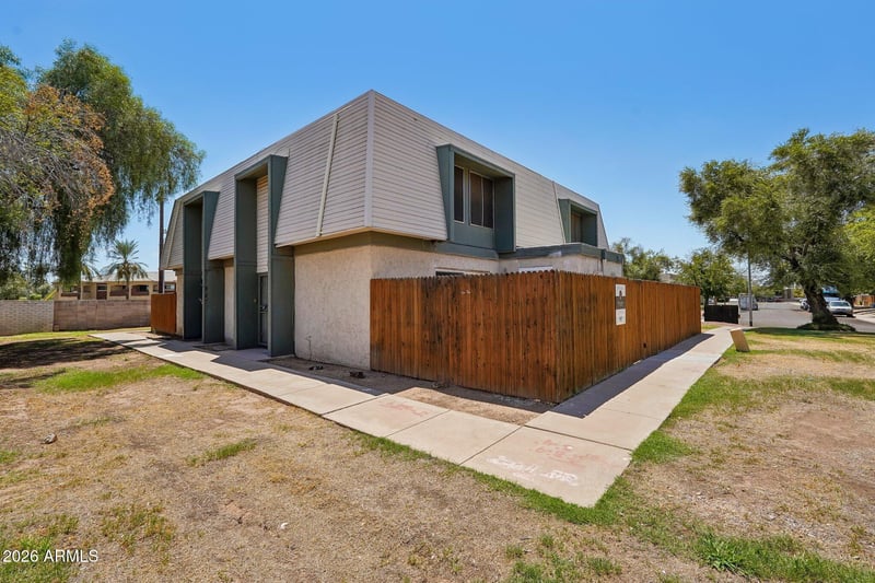 5919 W Golden Ln, Glendale, AZ 85302