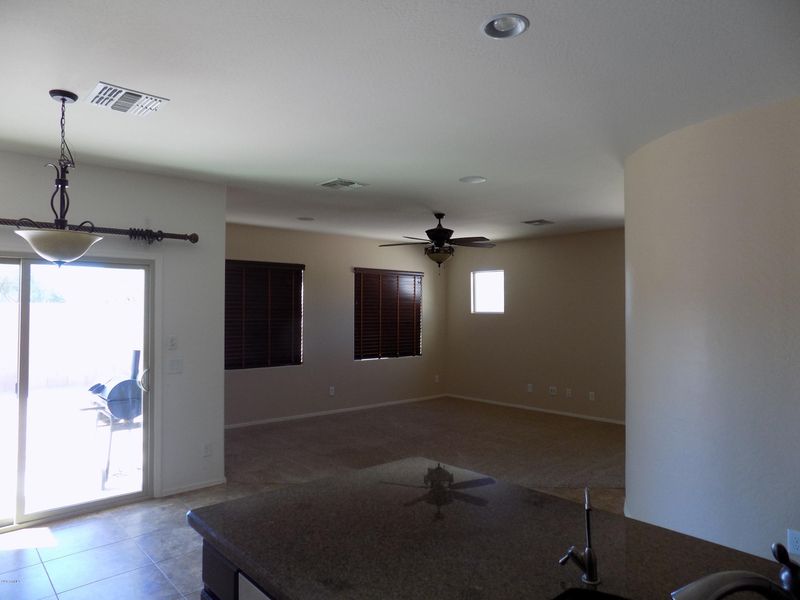 592 E Blossom Rd, San Tan Valley, AZ 85143