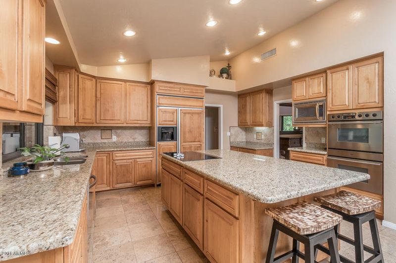5920 E Berneil Dr, Paradise Valley, AZ 85253