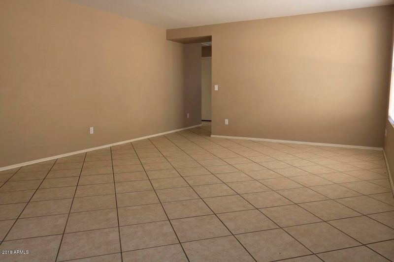 5920 W Jones Ave, Phoenix, AZ 85043