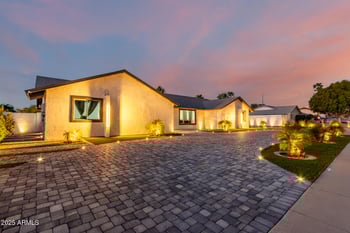 5922 Michelle Dr, Glendale, AZ 85308