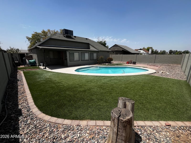 5922 W Hearn Rd, Glendale, AZ 85306